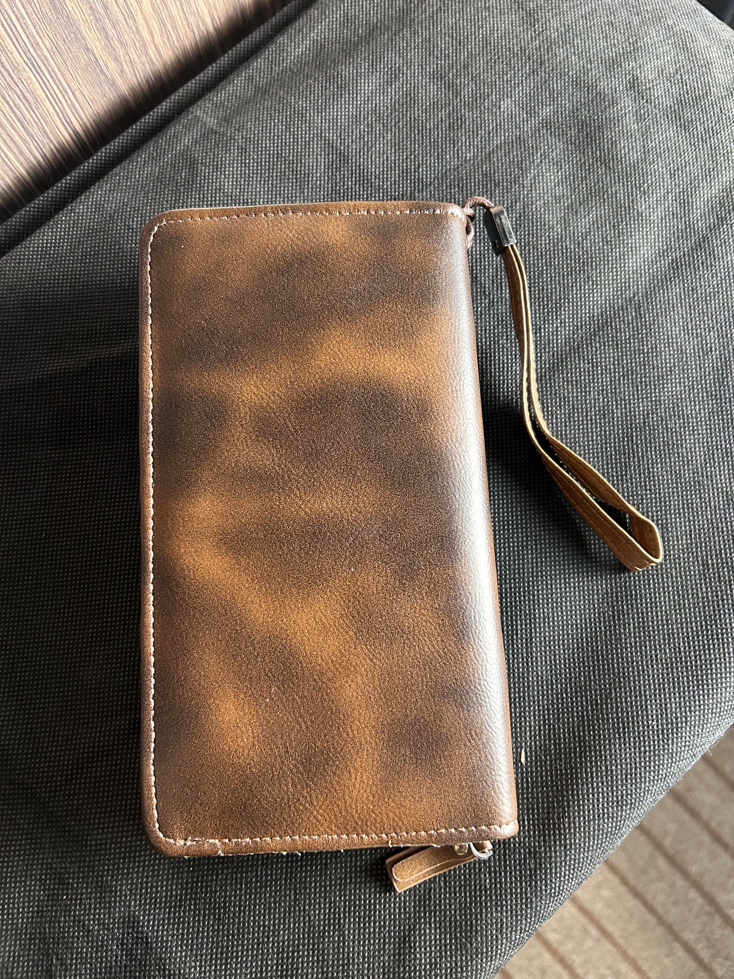 🔥FLAT 35% OFF | Men’s Leather Zipper Wallet and Mobile Holder | Limited Stock ⚠️