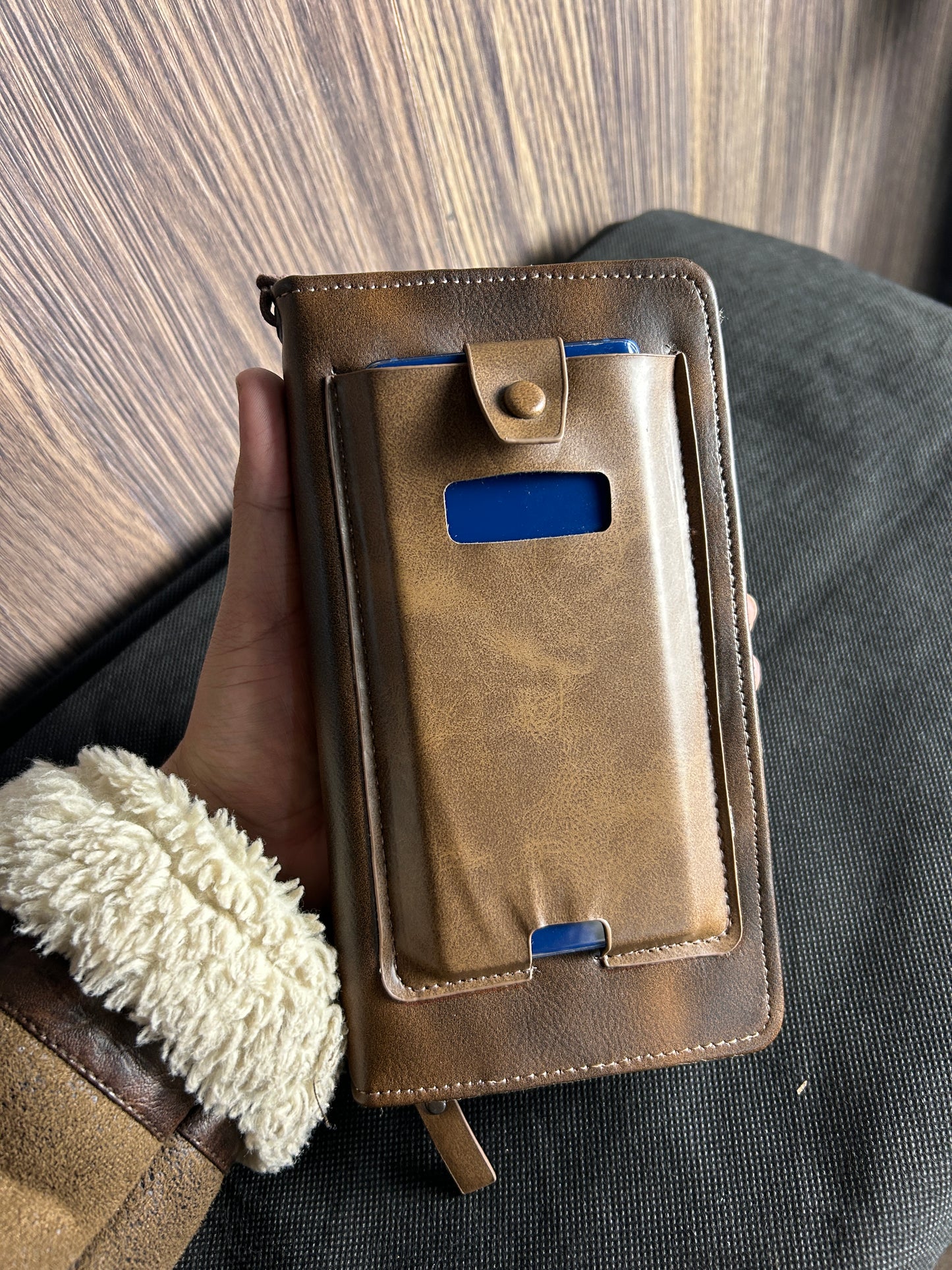 🔥FLAT 35% OFF | Men’s Leather Zipper Wallet and Mobile Holder | Limited Stock ⚠️